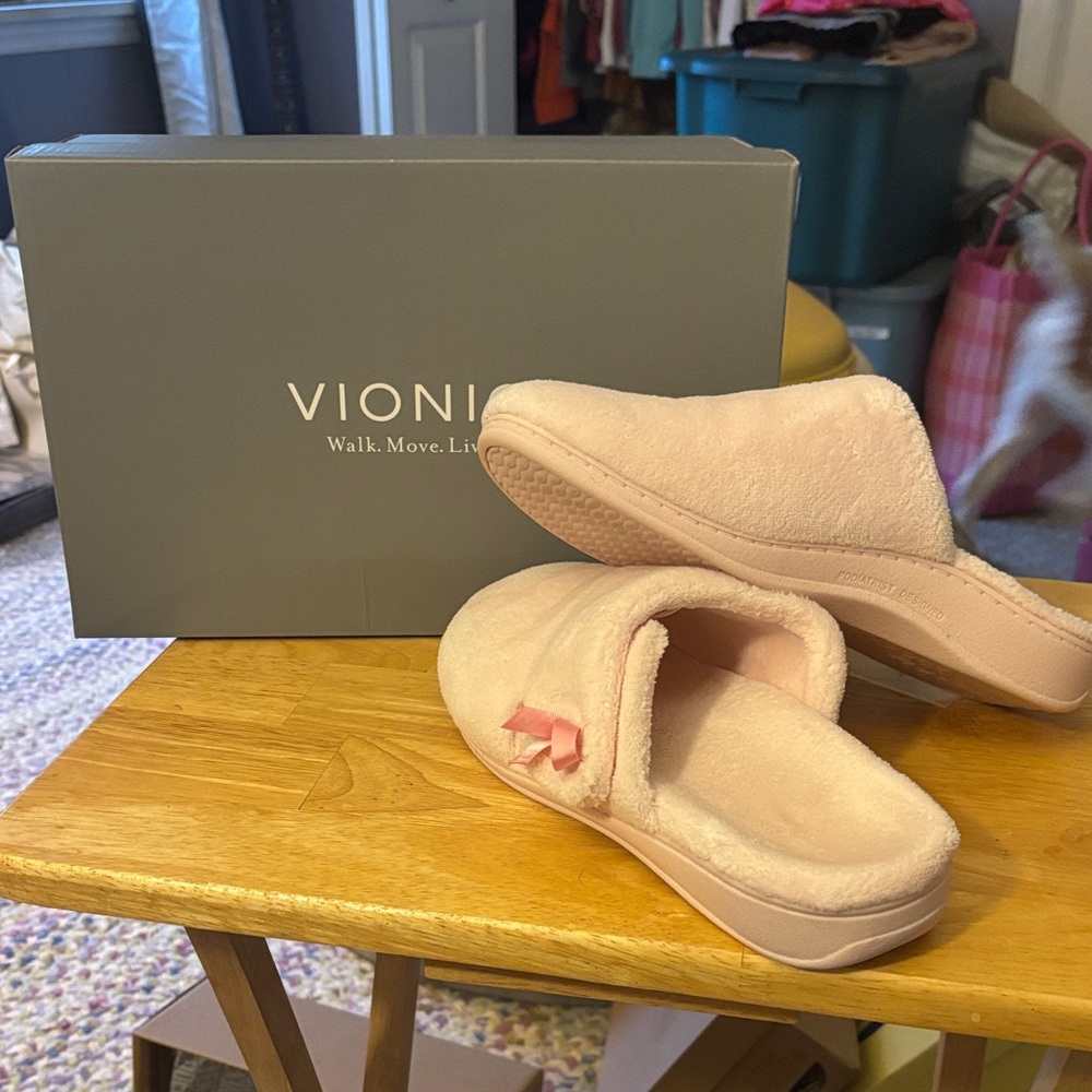 Vionic Blush Fuzzy Slippers